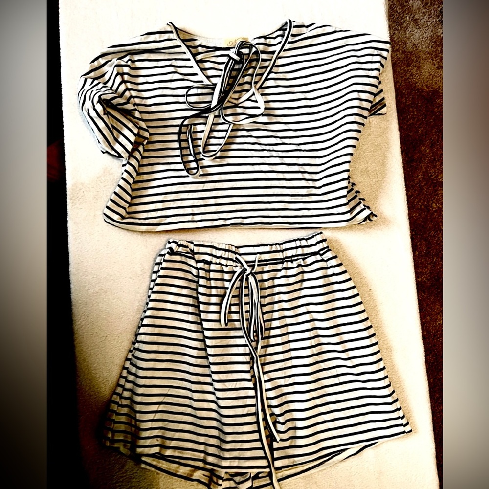 Brand New WOT Sz small Nendu crop shirt and high waist short set